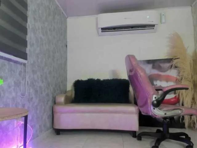 Sweet Britthanyy wants you to fuck her body now Britthanyy from BongaCams
