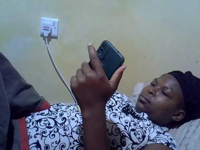 Amazing Camilla-sweet wants you to fuck her body now camilla-sweet from BongaCams