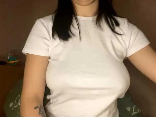 JoannieSweetser from BongaCams