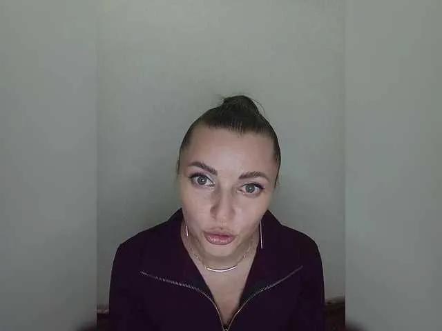 Cute Lakshmi wants you to fuck her body now Lakshmi from BongaCams