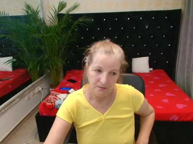 Lillyhott from BongaCams