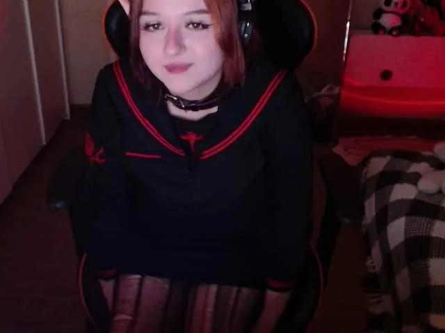 LylyBearrr from BongaCams