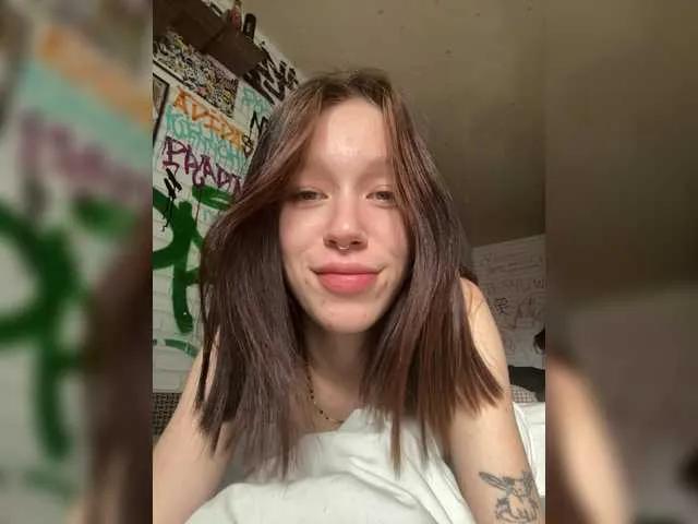 lyricssa from BongaCams