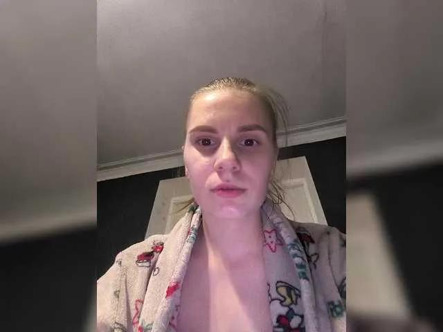 me-la-nia19 from BongaCams