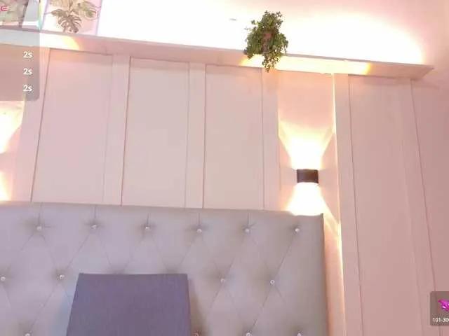 Mia-Juanxxx from BongaCams