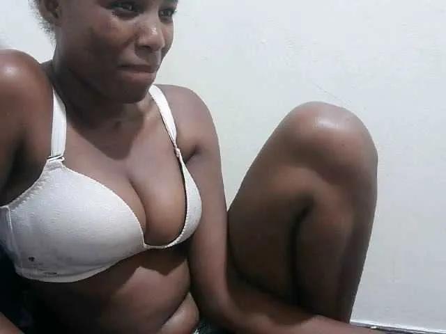 Tatswee from BongaCams