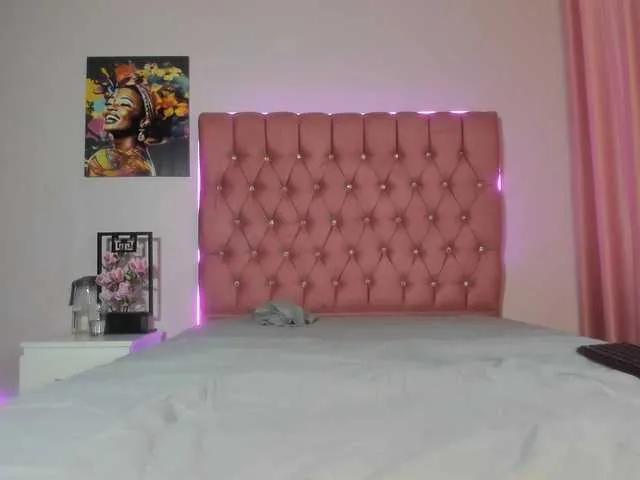 VanillaFlo from BongaCams