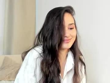 Watch cute escort Emelinekohles emelinekohles from Chaturbate