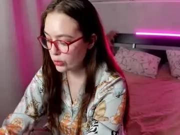 mersedes_rosso from Chaturbate