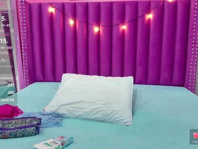 Checkout 28 years old momsstory from BongaCams momsstory from BongaCams