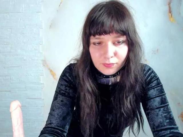 Checkout cute stripper Quietdaisy Quietdaisy from BongaCams