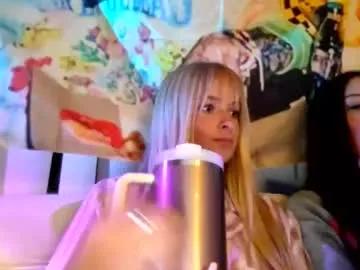 Admire Lunaskyexo, she wants to masturbate for you lunaskyexo from Chaturbate