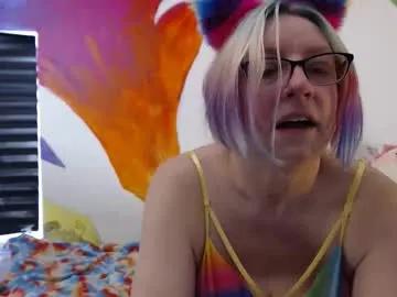 Join Chaturbate's Rainbow_n_lucky rainbow_n_lucky from Chaturbate